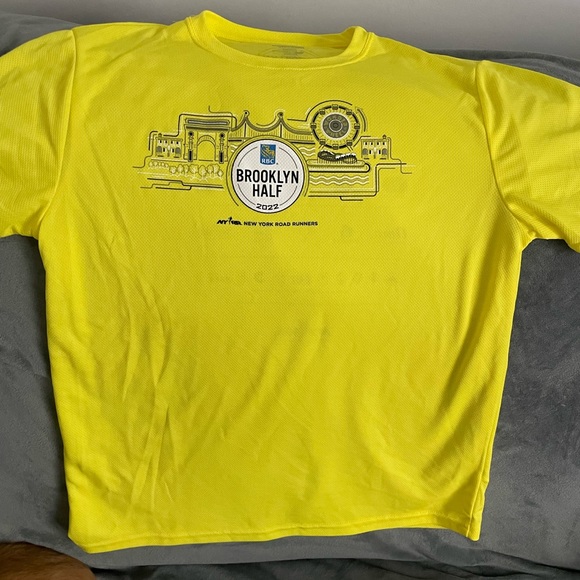 Offical Iconic Brooklyn Half Marathon Running shirt. Mens small - Picture 1 of 3